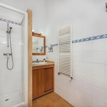 Single-level With Pool, *